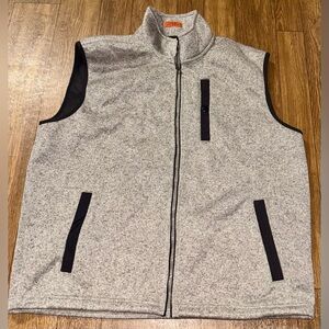 St John’s Bay Fleece Heather Grey Fullzip Vest XL